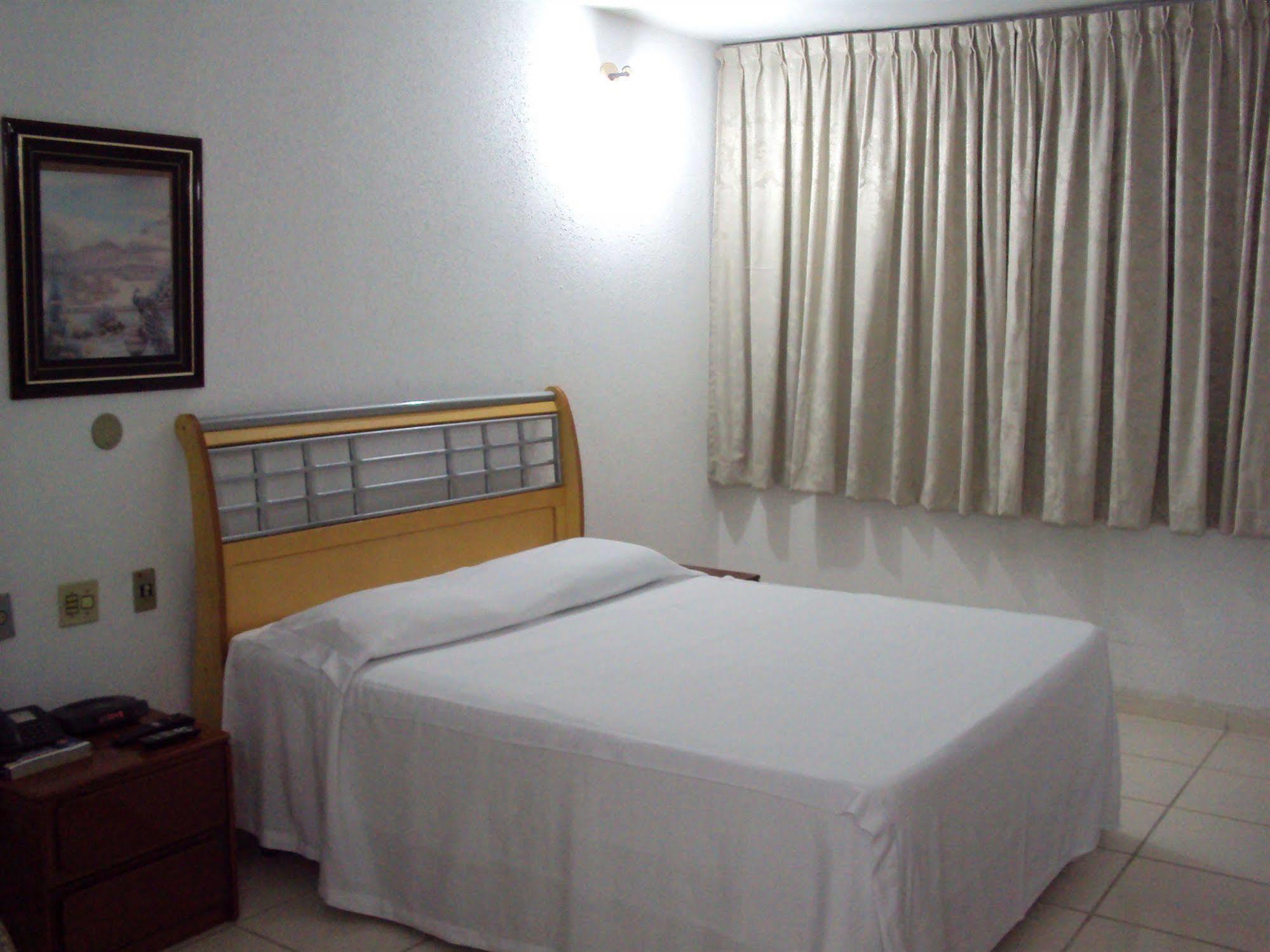 Obeid Plaza Hotel Bauru Bagian luar foto